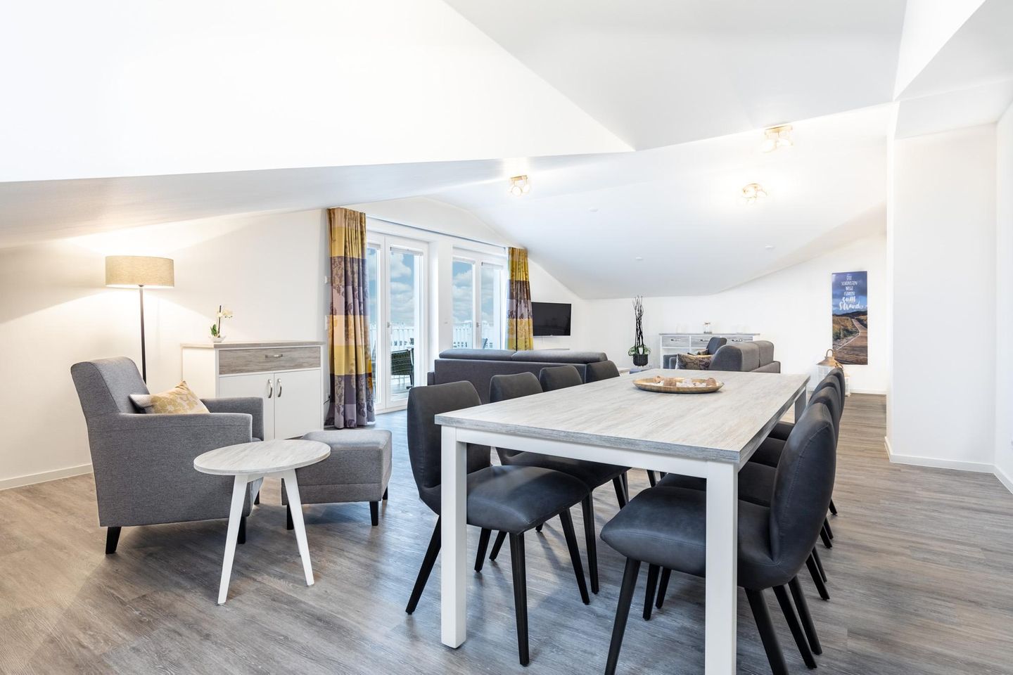 Apartmentanlage Meerblickvilla Apartmentanlage Meerblickvilla 4-48 Großenbrode - Wohn-/Essbereich mit Esstisch