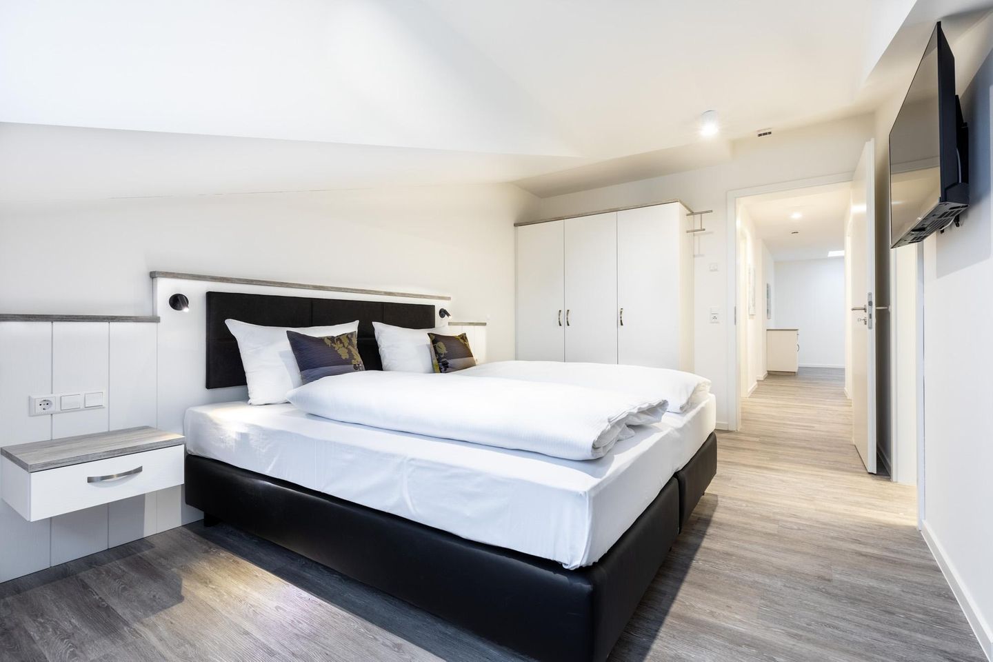 Apartmentanlage Meerblickvilla Apartmentanlage Meerblickvilla 4-48 Großenbrode - Schlafzimmer mit Flatscreen-TV