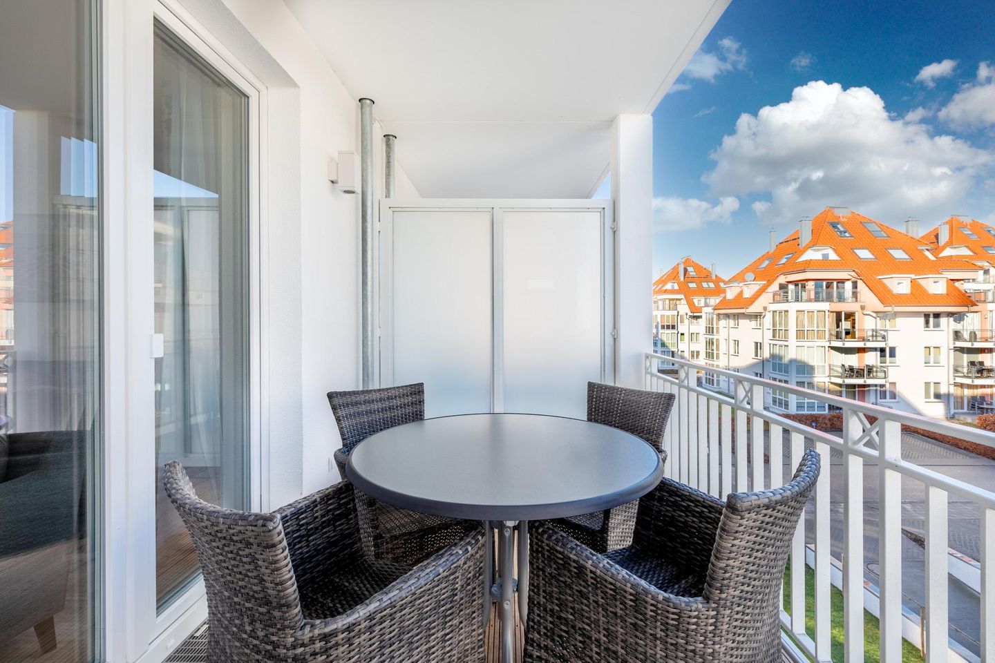 Apartmentanlage Meerblickvilla Apartmentanlage Meerblickvilla 2-30 Großenbrode - Balkon mit Zugang zum Wohn-/Essbereich