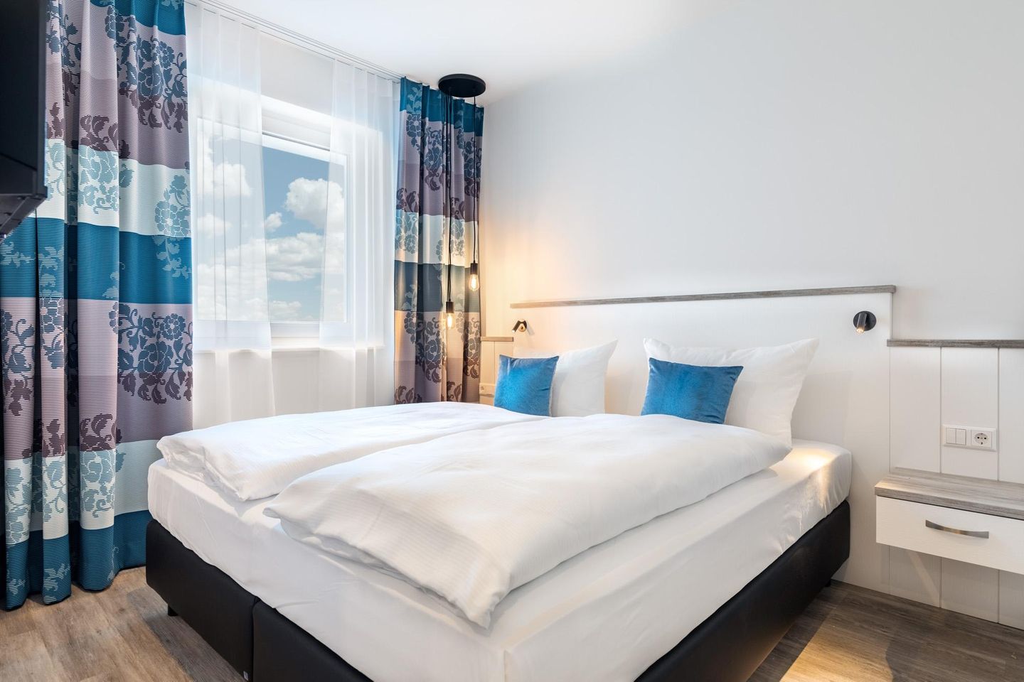 Apartmentanlage Meerblickvilla Apartmentanlage Meerblickvilla 2-30 Großenbrode - Schlafzimmer mit Boxspringbett