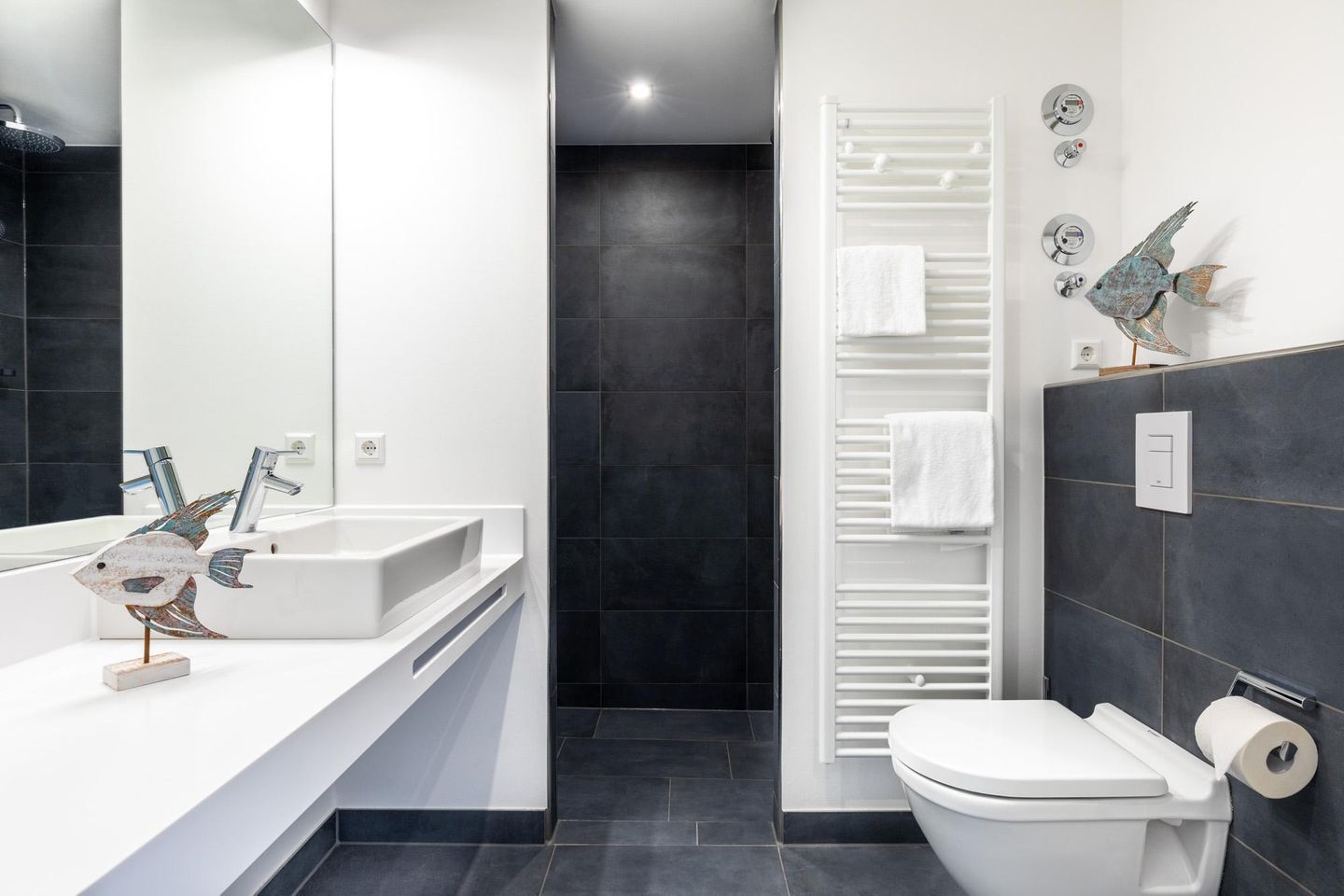 Apartmentanlage Meerblickvilla Apartmentanlage Meerblickvilla 2-30 Großenbrode - Badezimmer mit Waschtisch