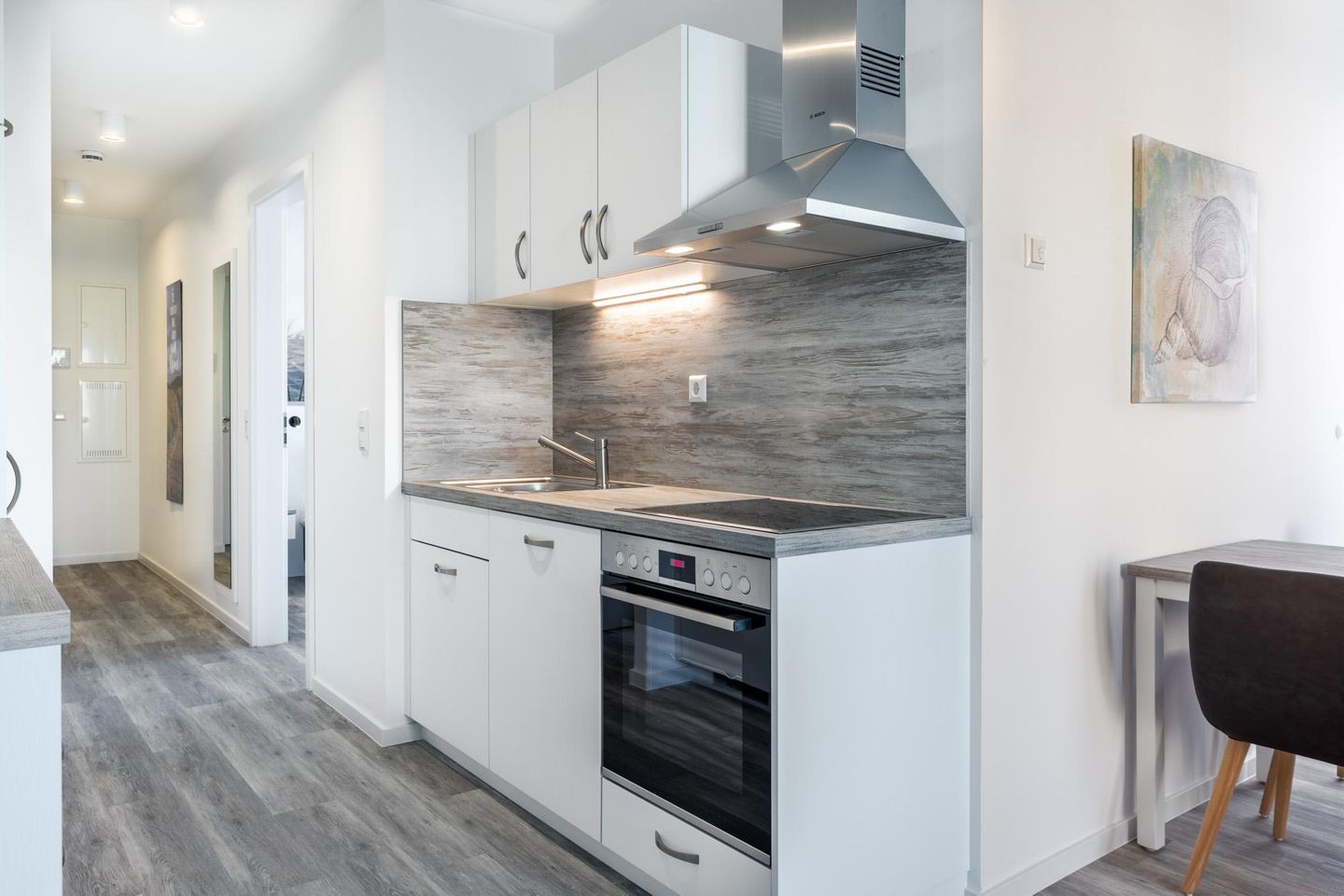 Apartmentanlage Meerblickvilla Apartmentanlage Meerblickvilla 2-31 Großenbrode - Küchenzeile mit Backofen und Geschirrspüler