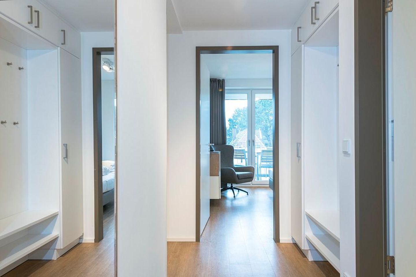 Apartmentvilla Anna See Apartmentvilla Anna See 2-07 Langeoog - Flur mit Zugang zum Schlafzimmer