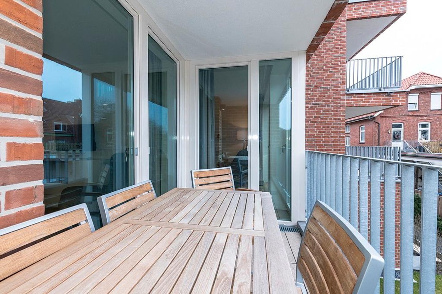 Apartmentvilla Anna See Apartmentvilla Anna See 2-07 Langeoog - Balkon mit Gartenmöbeln