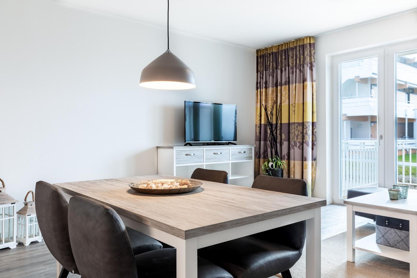Apartmentanlage Meerblickvilla Apartmentanlage Meerblickvilla 0-02 Großenbrode - Wohn-/Essbereich mit Sitzgelegenheit - gbmv0-02 - Großenbrode