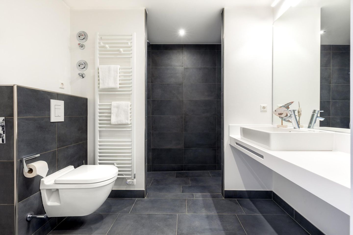 Apartmentanlage Meerblickvilla Apartmentanlage Meerblickvilla 0-02 Großenbrode - Badezimmer mit ebenerdiger Regendusche - gbmv0-02 - Großenbrode