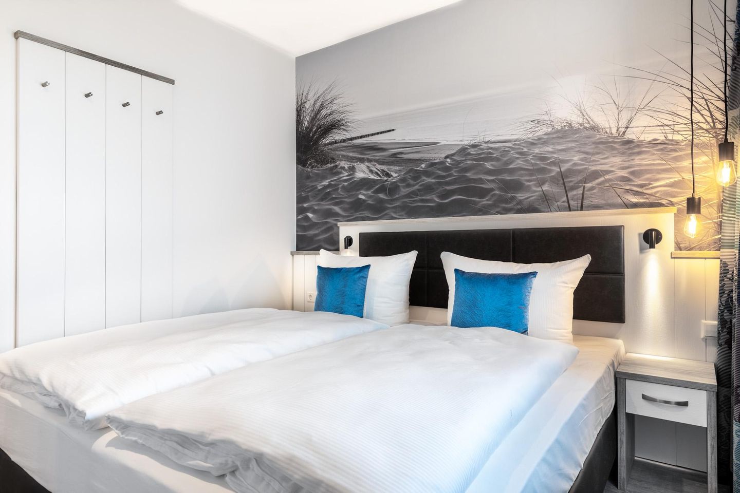 Apartmentanlage Meerblickvilla Apartmentanlage Meerblickvilla 0-03 Großenbrode - Schlafzimmer mit Boxspringbett - gbmv0-03 - Großenbrode