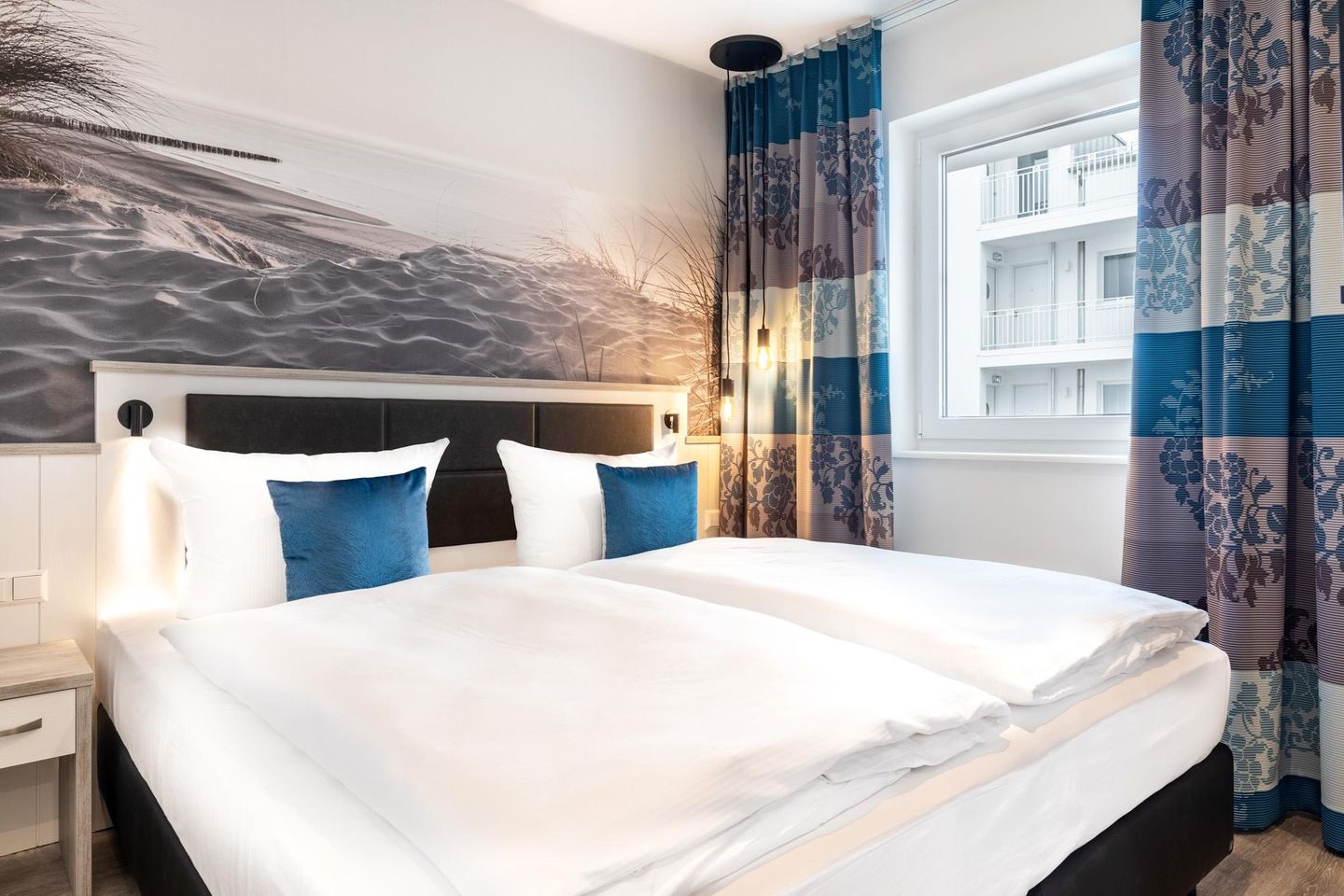 Apartmentanlage Meerblickvilla Apartmentanlage Meerblickvilla 0-03 Großenbrode - Schlafzimmer mit Boxspringbett - gbmv0-03 - Großenbrode