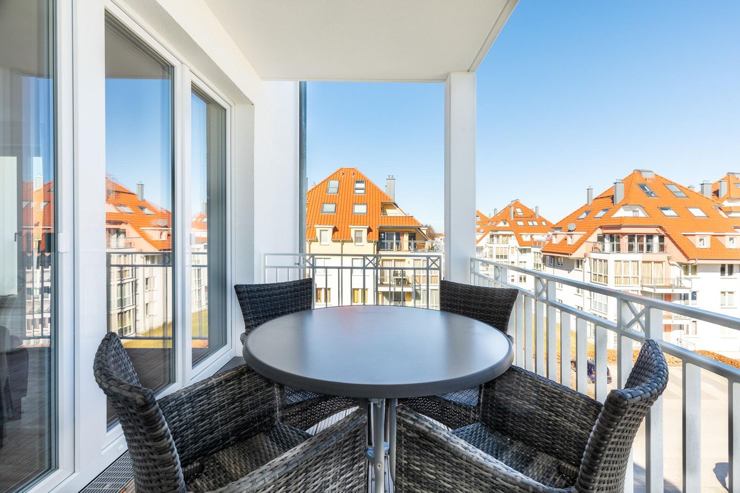 Apartmentanlage Meerblickvilla Apartmentanlage Meerblickvilla 3-45 Großenbrode - Balkon mit Zugang zum Wohnbereich