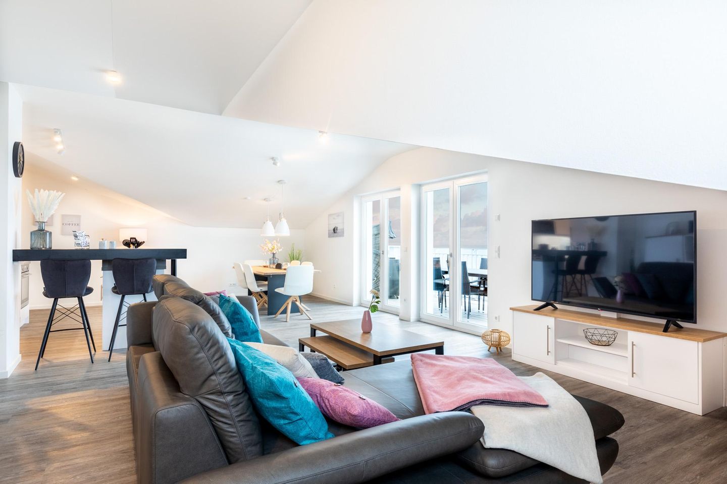 Apartmentanlage Meerblickvilla Apartmentanlage Meerblickvilla 4-46 Großenbrode - Wohn-/Essbereich mit Sitzgelegenheit