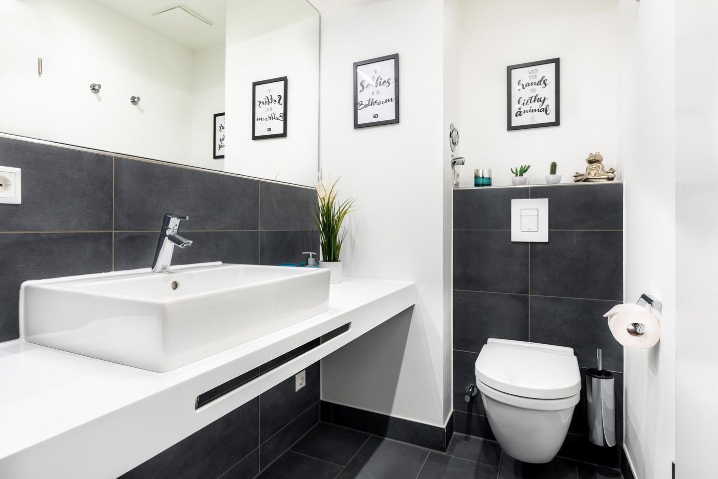 Apartmentanlage Meerblickvilla Apartmentanlage Meerblickvilla 4-46 Großenbrode - Badezimmer 2 mit Waschtisch