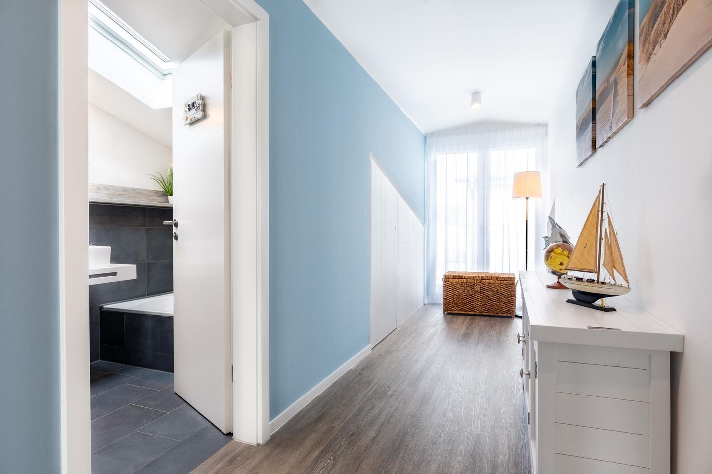 Apartmentanlage Meerblickvilla Apartmentanlage Meerblickvilla 3-34 Großenbrode - Flur mit Blick zum Badezimmer