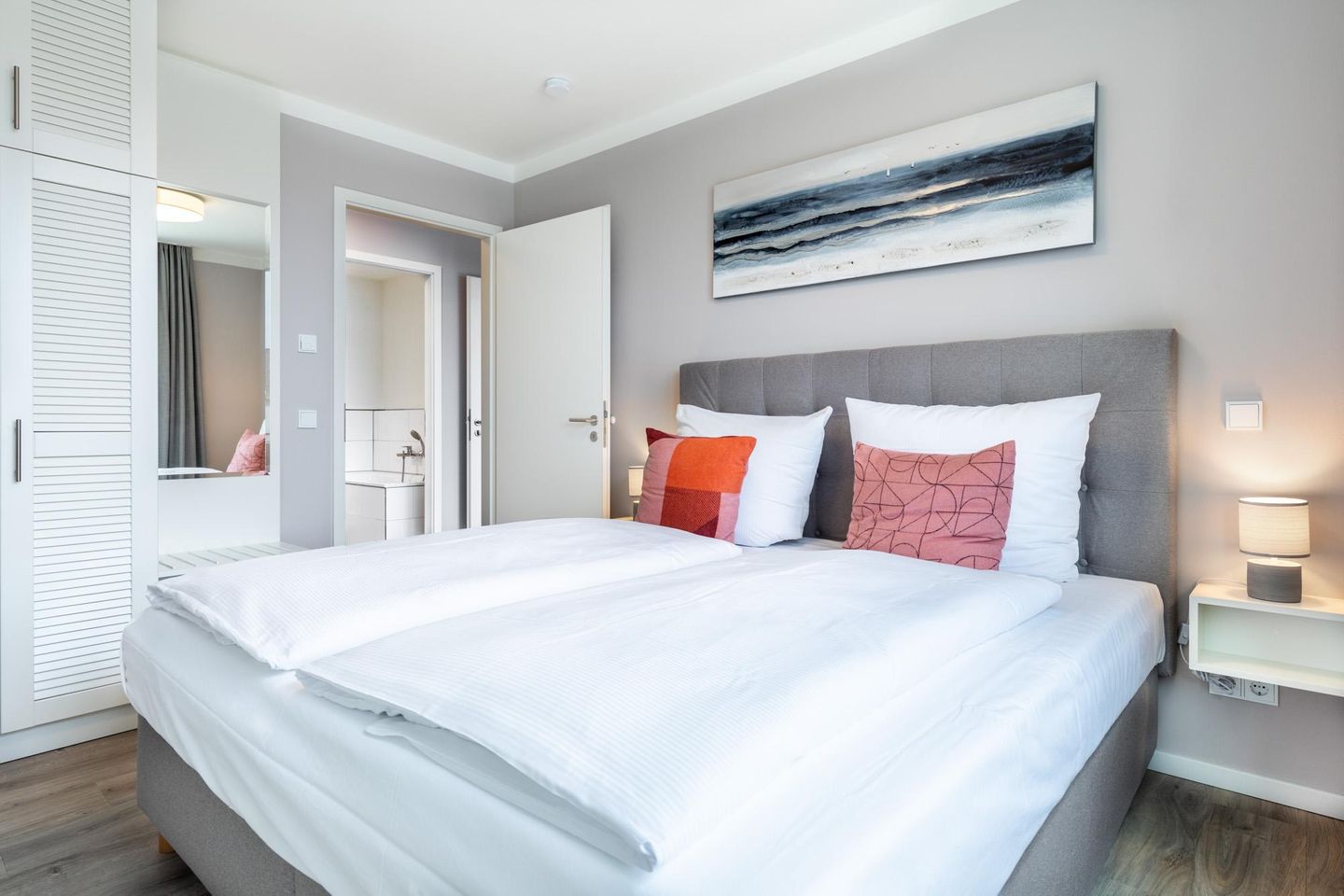 Godewindpark Travemünde Godewindpark Travemünde 1-17 Travemünde - Schlafzimmer mit Kleiderschrank