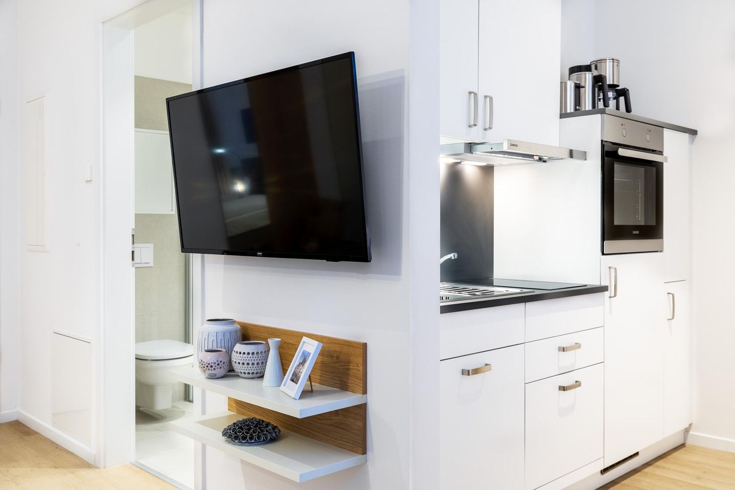 Ferienapartments am Krusespeicher Ferienapartments am Krusespeicher 0-02 Wismar - Wohn-/Schlafbereich mit Küchenzeile