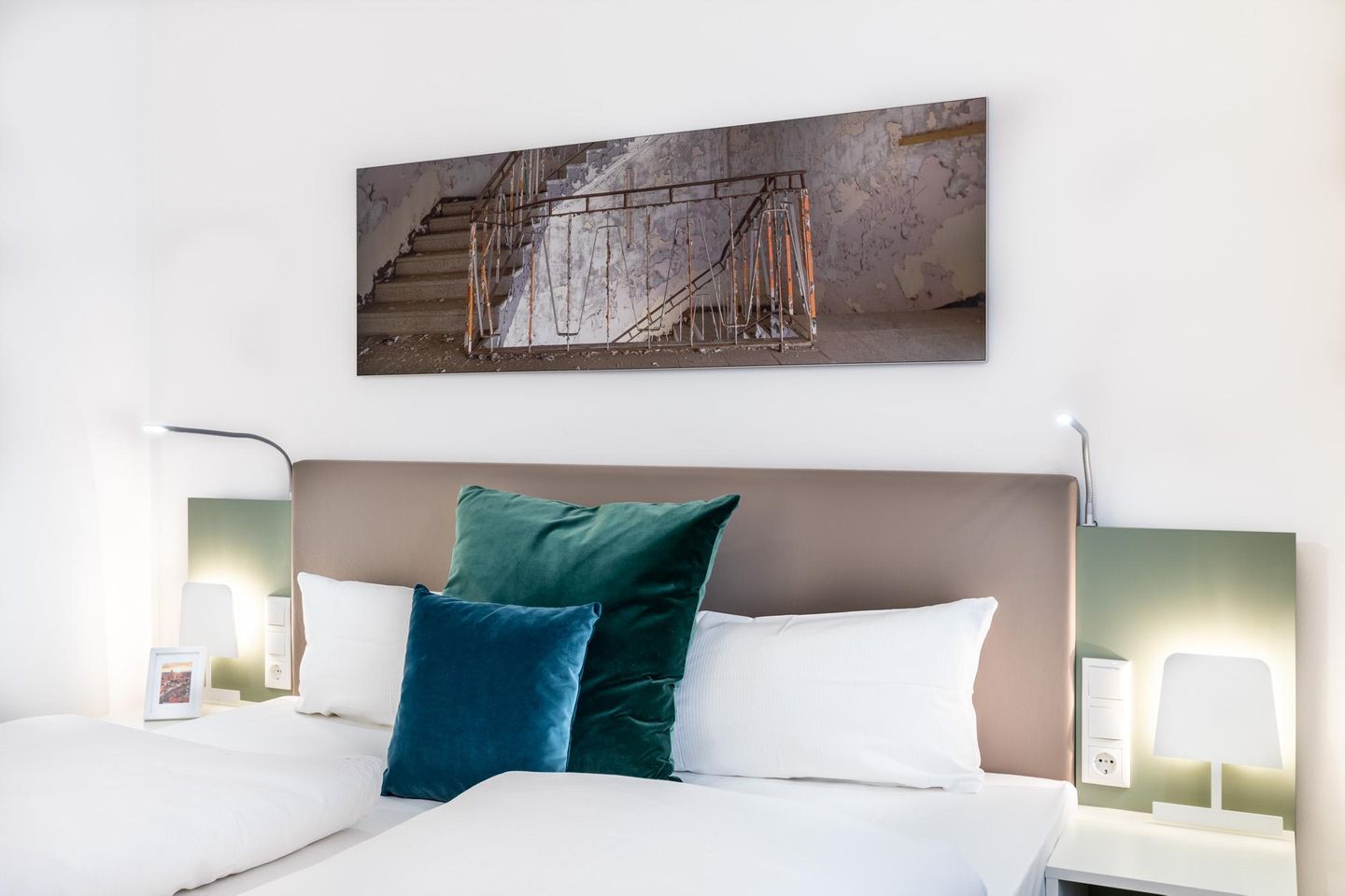 Ferienapartments am Krusespeicher Ferienapartments am Krusespeicher 0-04 Wismar - Wohn-/Schlafbereich mit Boxspringbett