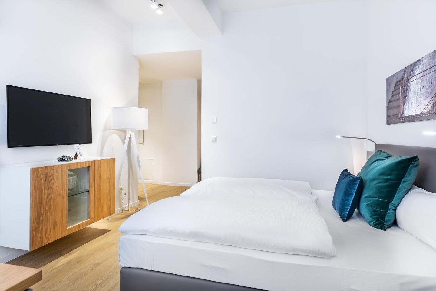 Ferienapartments am Krusespeicher Ferienapartments am Krusespeicher 0-04 Wismar - Wohn-/Schlafbereich mit Boxspringbett