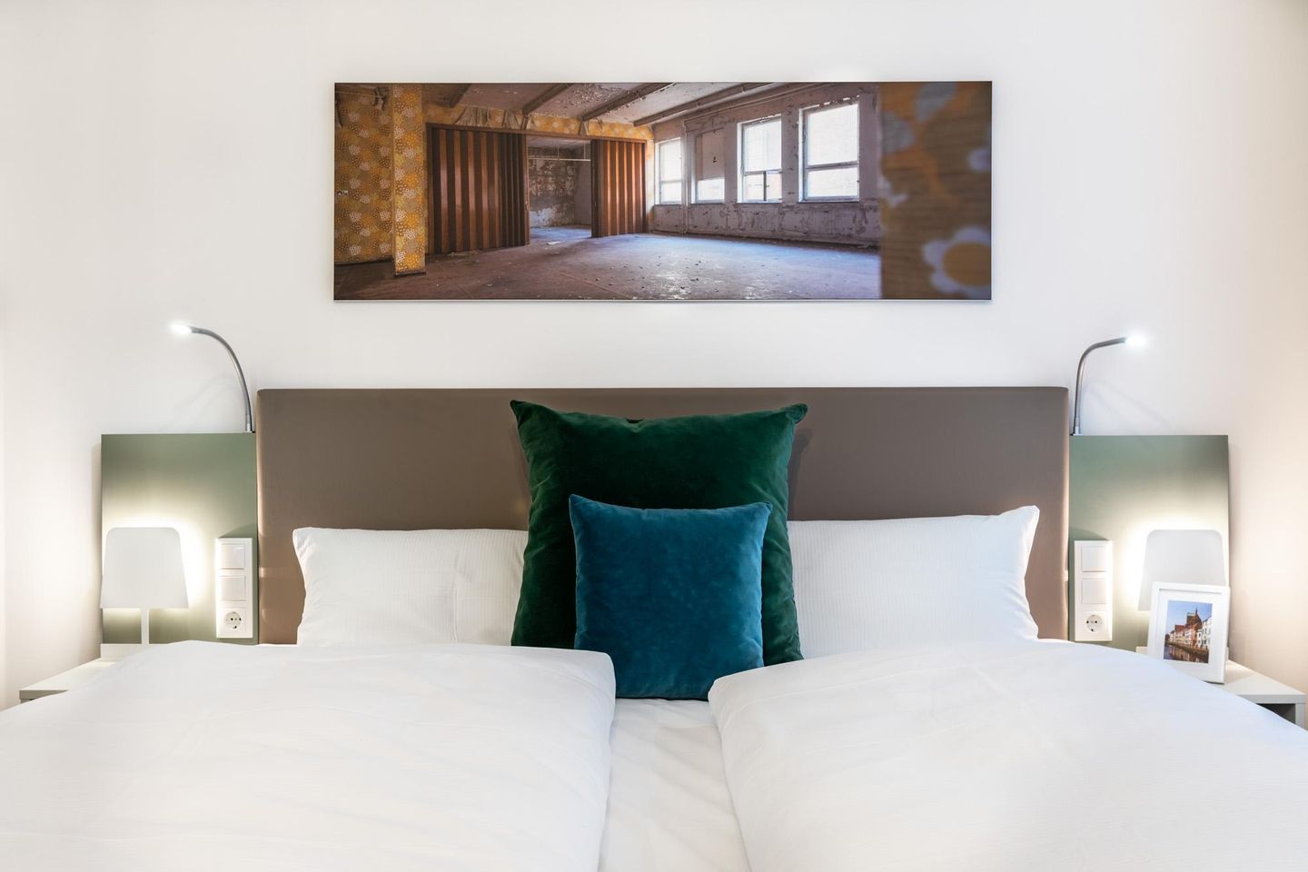 Ferienapartments am Krusespeicher Ferienapartments am Krusespeicher 1-07 Wismar - Wohn-/Schlafbereich mit Boxspringbett