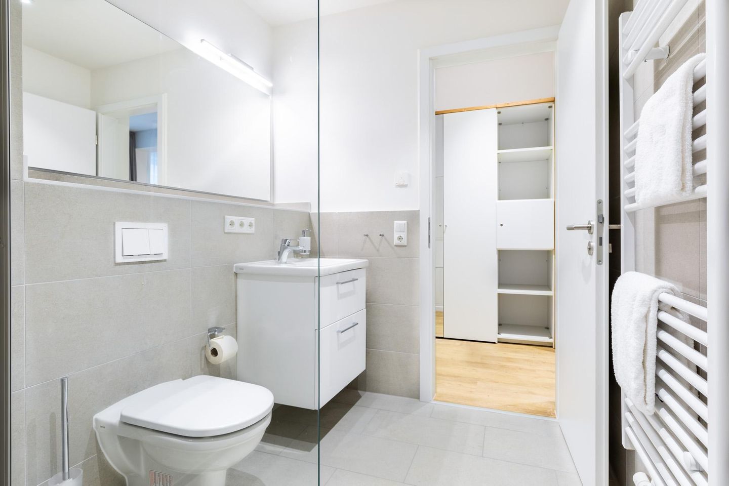 Ferienapartments am Krusespeicher Ferienapartments am Krusespeicher 1-08 Wismar - Badezimmer mit Waschtisch