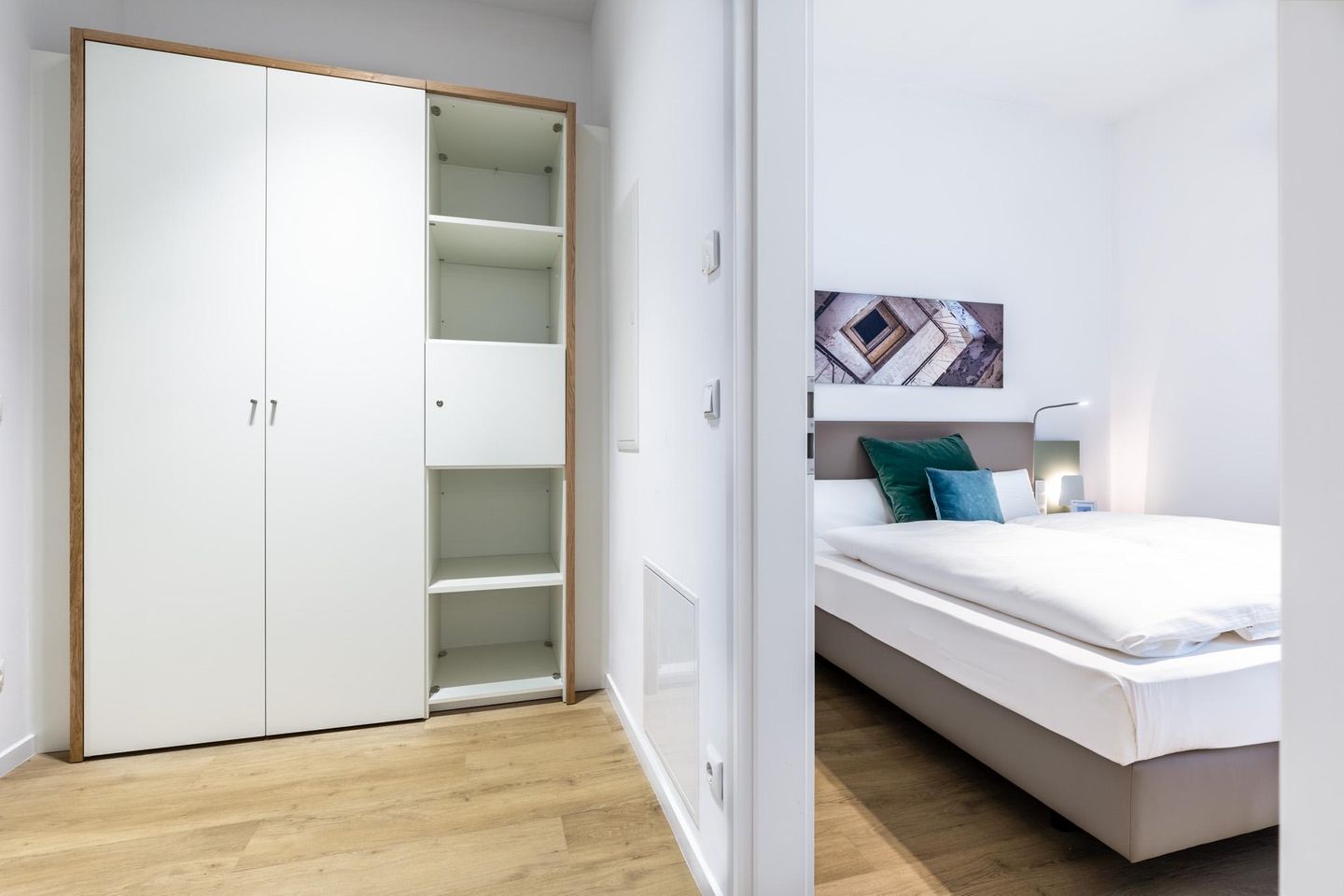 Ferienapartments am Krusespeicher Ferienapartments am Krusespeicher 2-15 Wismar - Wohn-/Essbereich mit Zugangzum Schlafzimmer