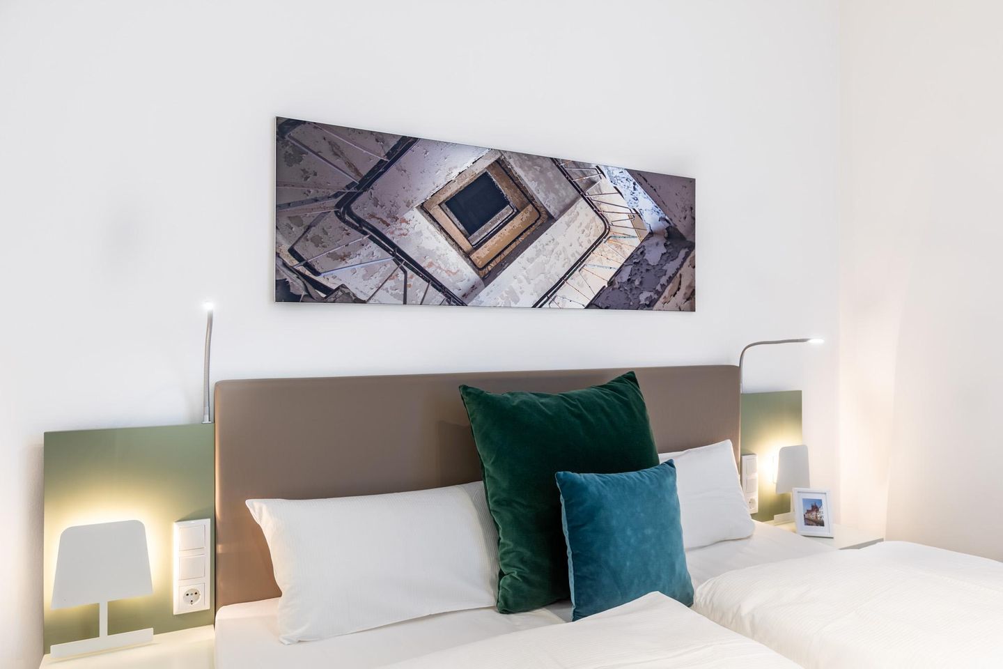 Ferienapartments am Krusespeicher Ferienapartments am Krusespeicher 2-15 Wismar - Schlafzimmer mit Boxspringbett