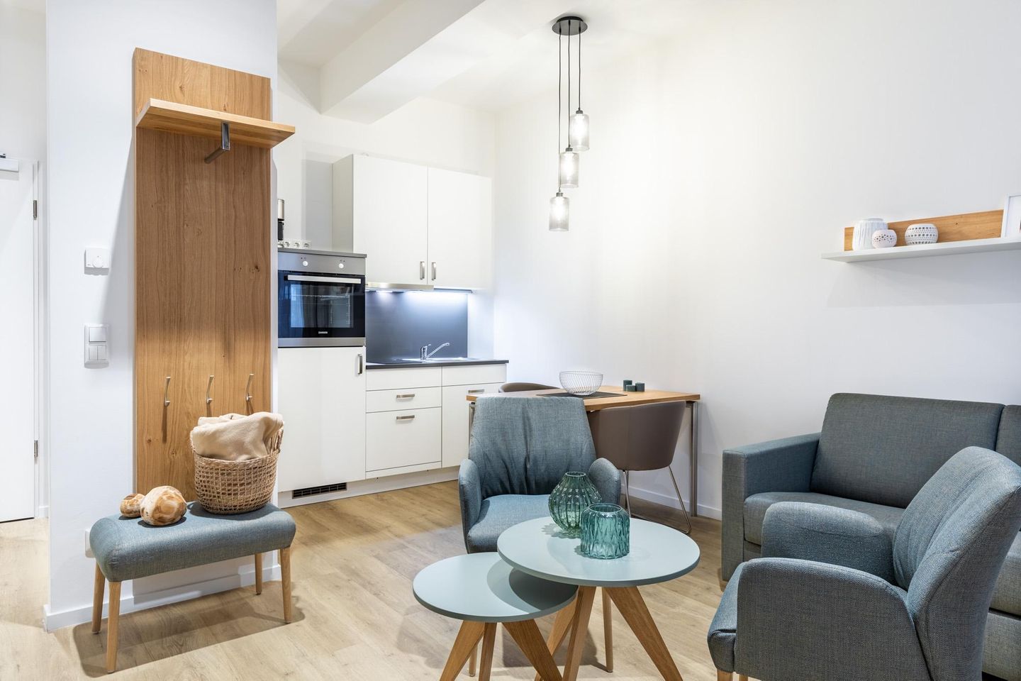 Ferienapartments am Krusespeicher Ferienapartments am Krusespeicher 2-16 Wismar - Wohn-/Essbereich mit Sitzgelegenheit