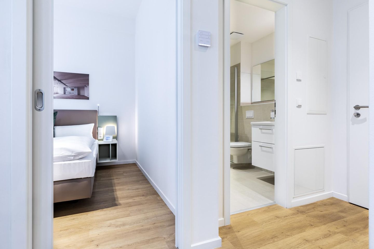 Ferienapartments am Krusespeicher Ferienapartments am Krusespeicher 2-16 Wismar - Wohn-/Essbereich mit Zugang zum Schlaf-/ und Badezimmer