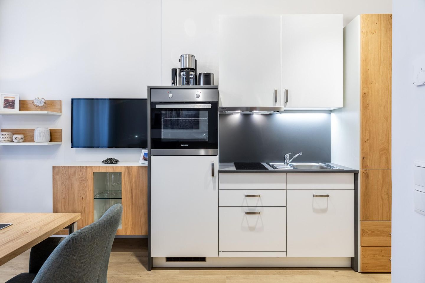 Ferienapartments am Krusespeicher Ferienapartments am Krusespeicher 2-17 Wismar - Küchenzeile mit Geschirrspüler