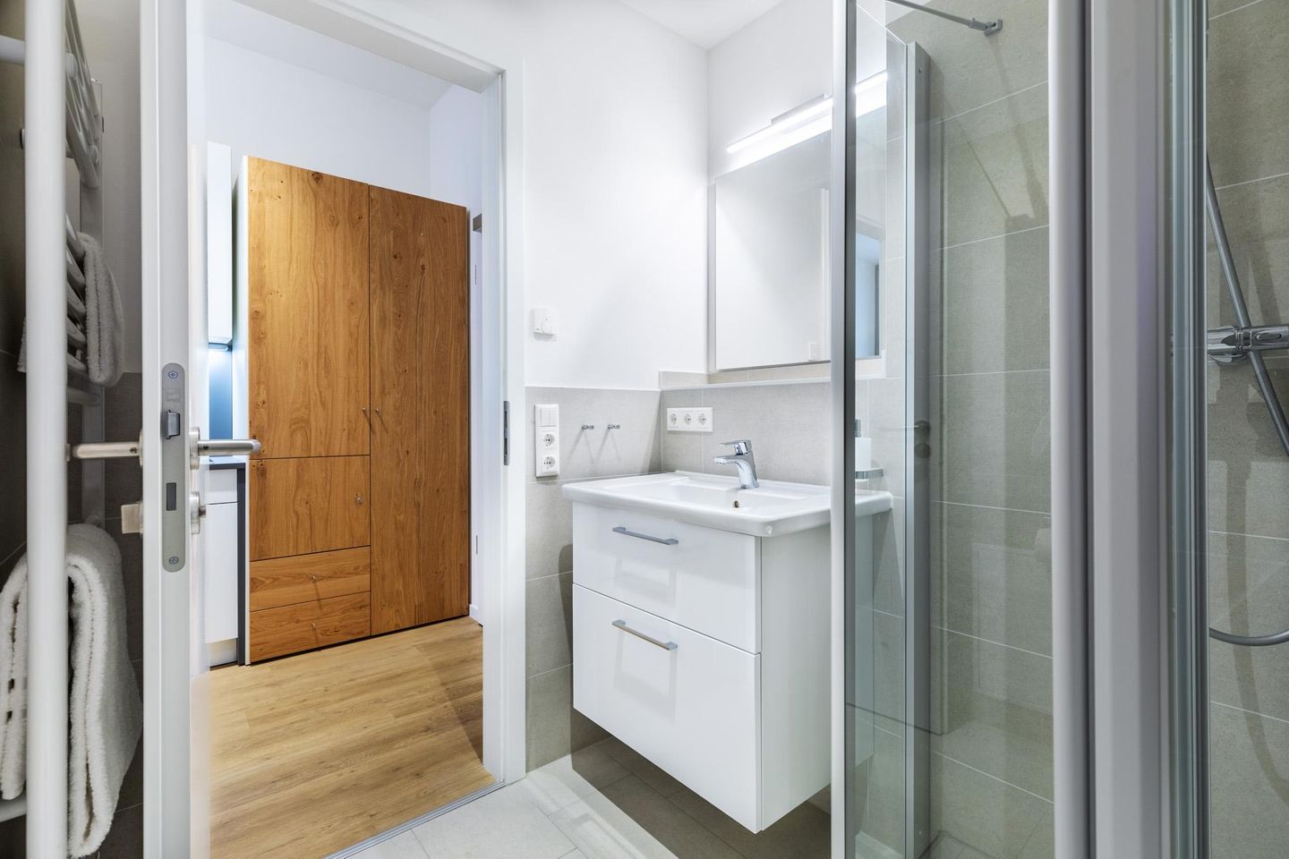 Ferienapartments am Krusespeicher Ferienapartments am Krusespeicher 2-17 Wismar - Badezimmer mit Waschtisch