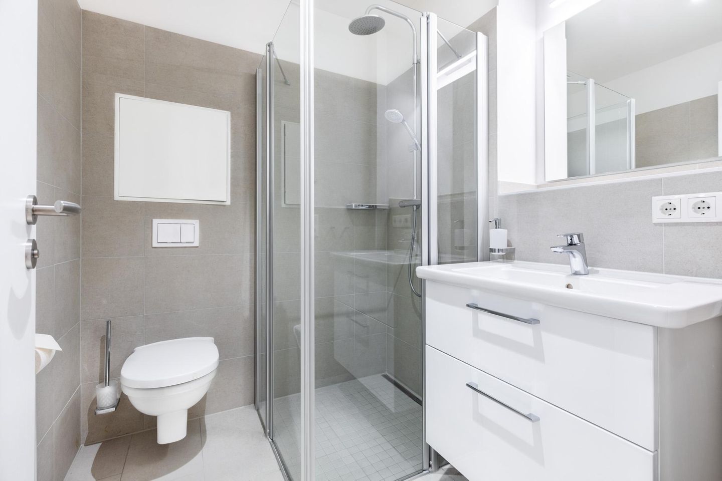 Ferienapartments am Krusespeicher Ferienapartments am Krusespeicher 3-26 Wismar - Badezimmer mit ebenerdiger Regendusche