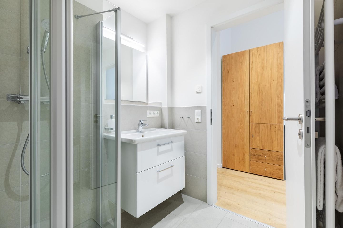 Ferienapartments am Krusespeicher Ferienapartments am Krusespeicher 3-26 Wismar - Badezimmer mit Waschtisch