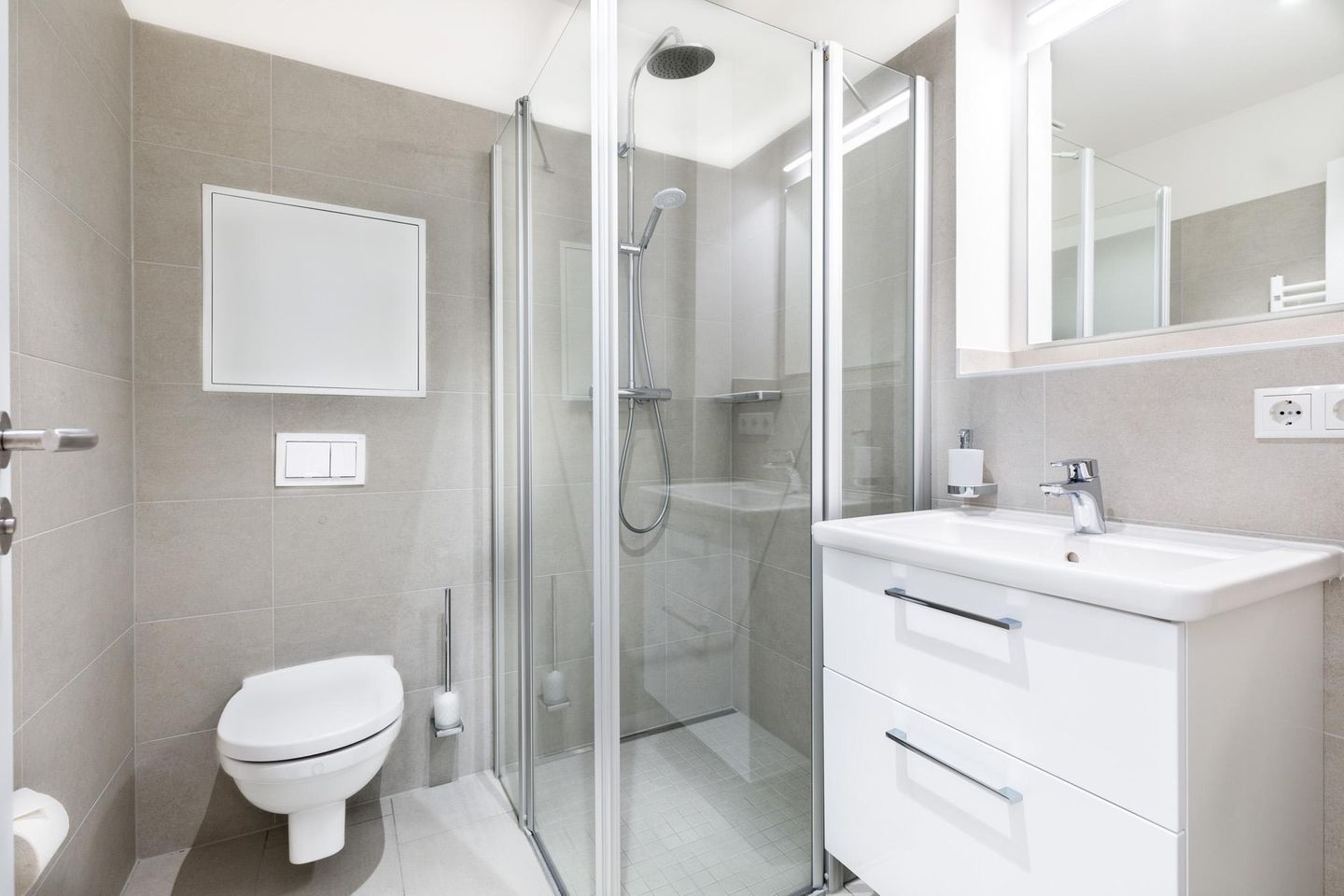 Ferienapartments am Krusespeicher Ferienapartments am Krusespeicher 3-28 Wismar - Badezimmer mit ebenerdiger Dusche