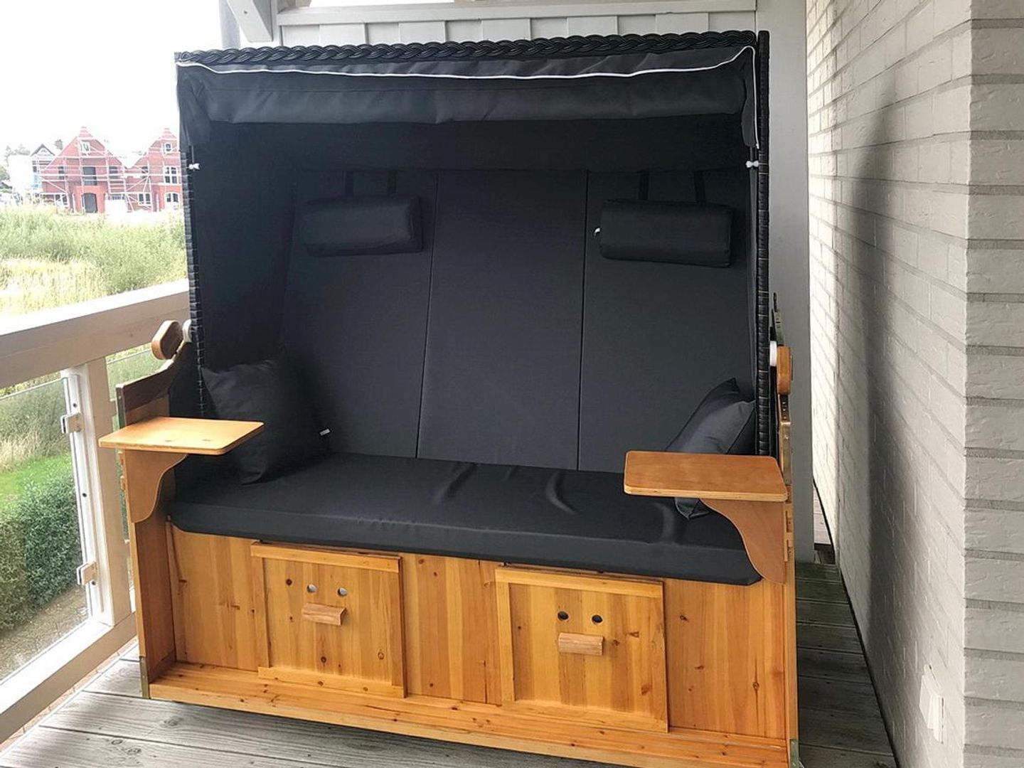 Resort Deichgraf Resort Deichgraf 27-09 Wremen - Balkon mit Strandkorb