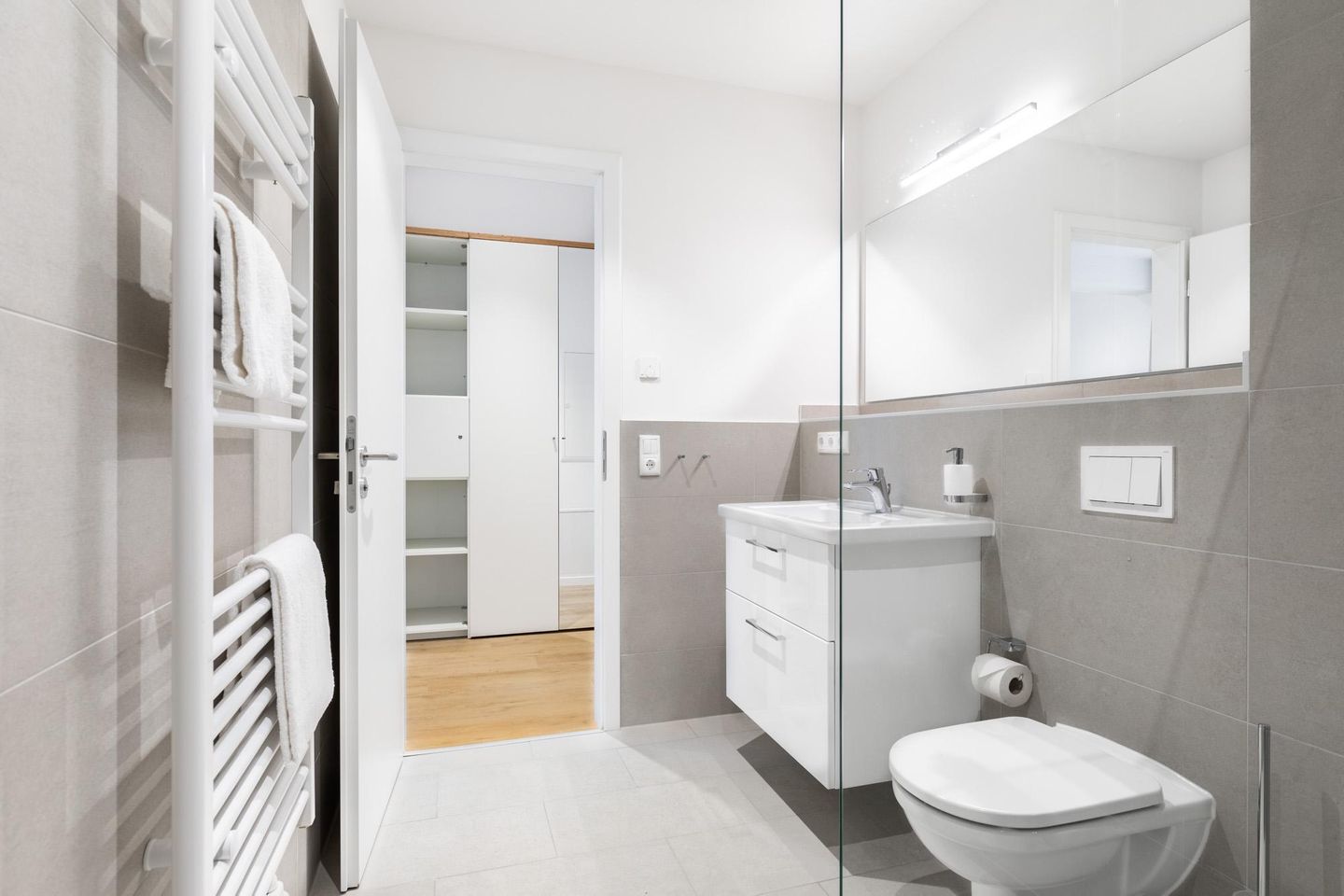 Ferienapartments am Krusespeicher Ferienapartments am Krusespeicher 1-09 Wismar - Badezimmer mit Waschtisch