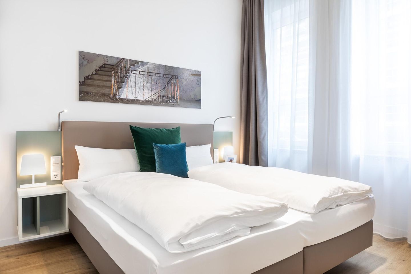 Ferienapartments am Krusespeicher Ferienapartments am Krusespeicher 2-19 Wismar - Schlafzimmer mit Boxspringbett