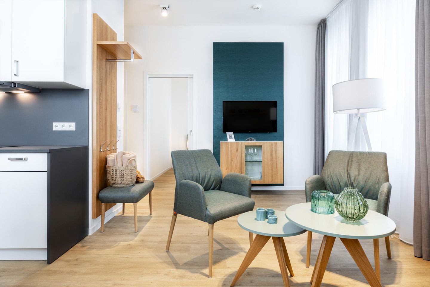 Ferienapartments am Krusespeicher Ferienapartments am Krusespeicher 2-19 Wismar - Wohn-/Essbereich mit Sitzgelegenheit