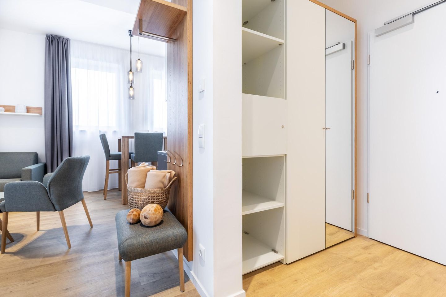 Ferienapartments am Krusespeicher Ferienapartments am Krusespeicher 2-19 Wismar - Eingangsbereich mit Ablagefläche