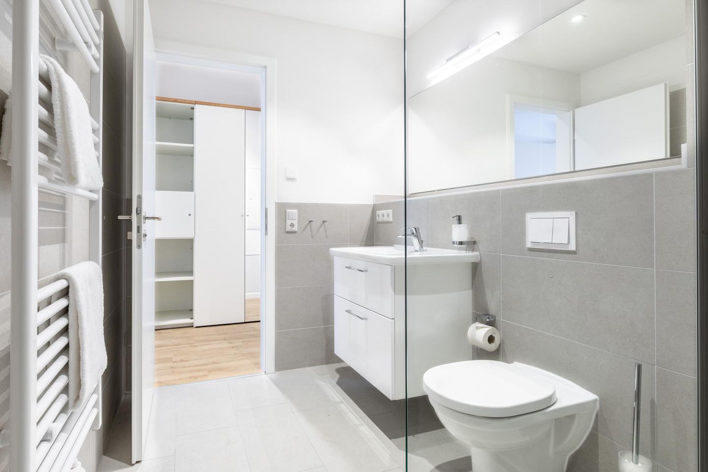 Ferienapartments am Krusespeicher Ferienapartments am Krusespeicher 2-19 Wismar - Badezimmer mit Waschtisch