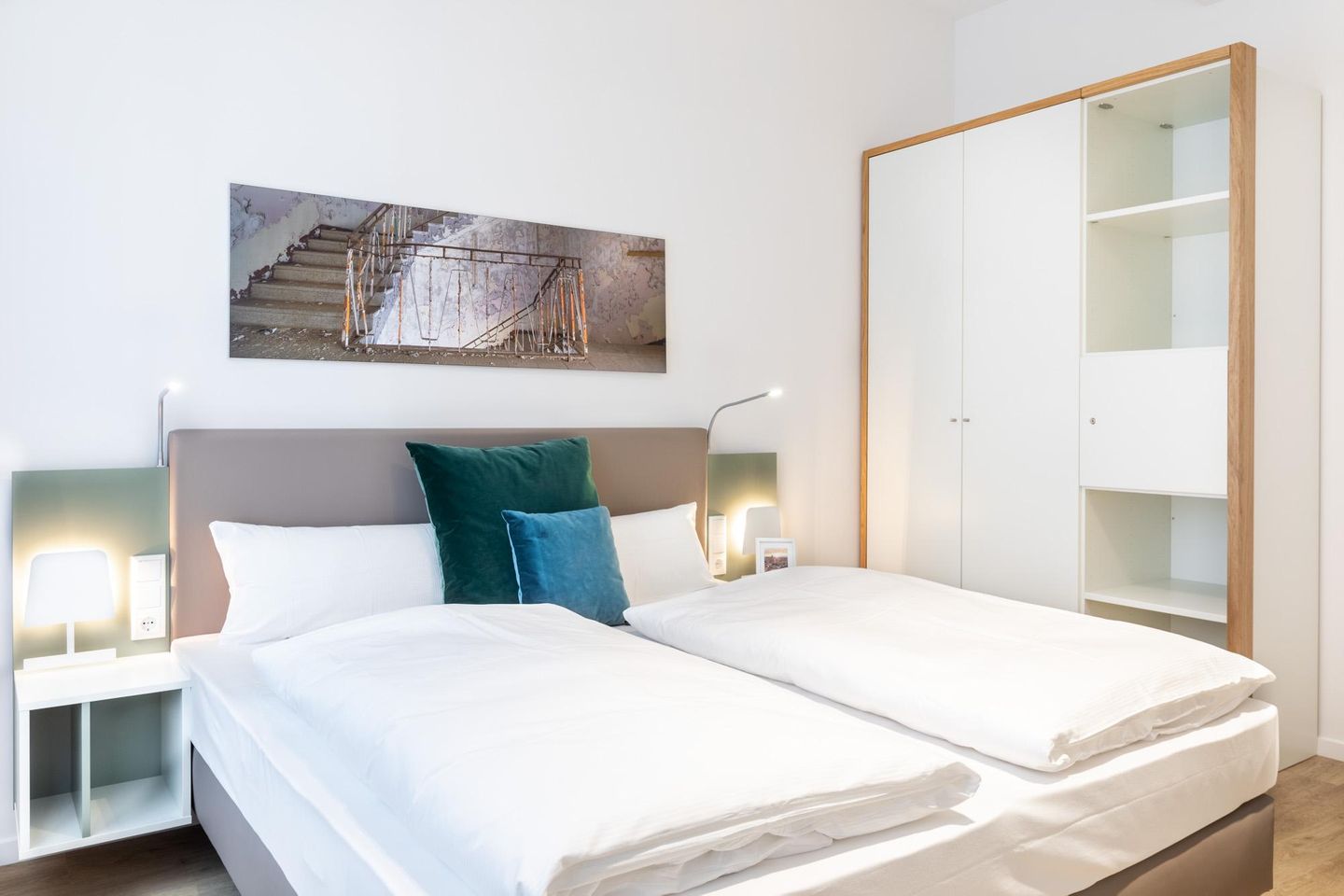 Ferienapartments am Krusespeicher Ferienapartments am Krusespeicher 2-20 Wismar - Schlafzimmer mit Boxspringbett