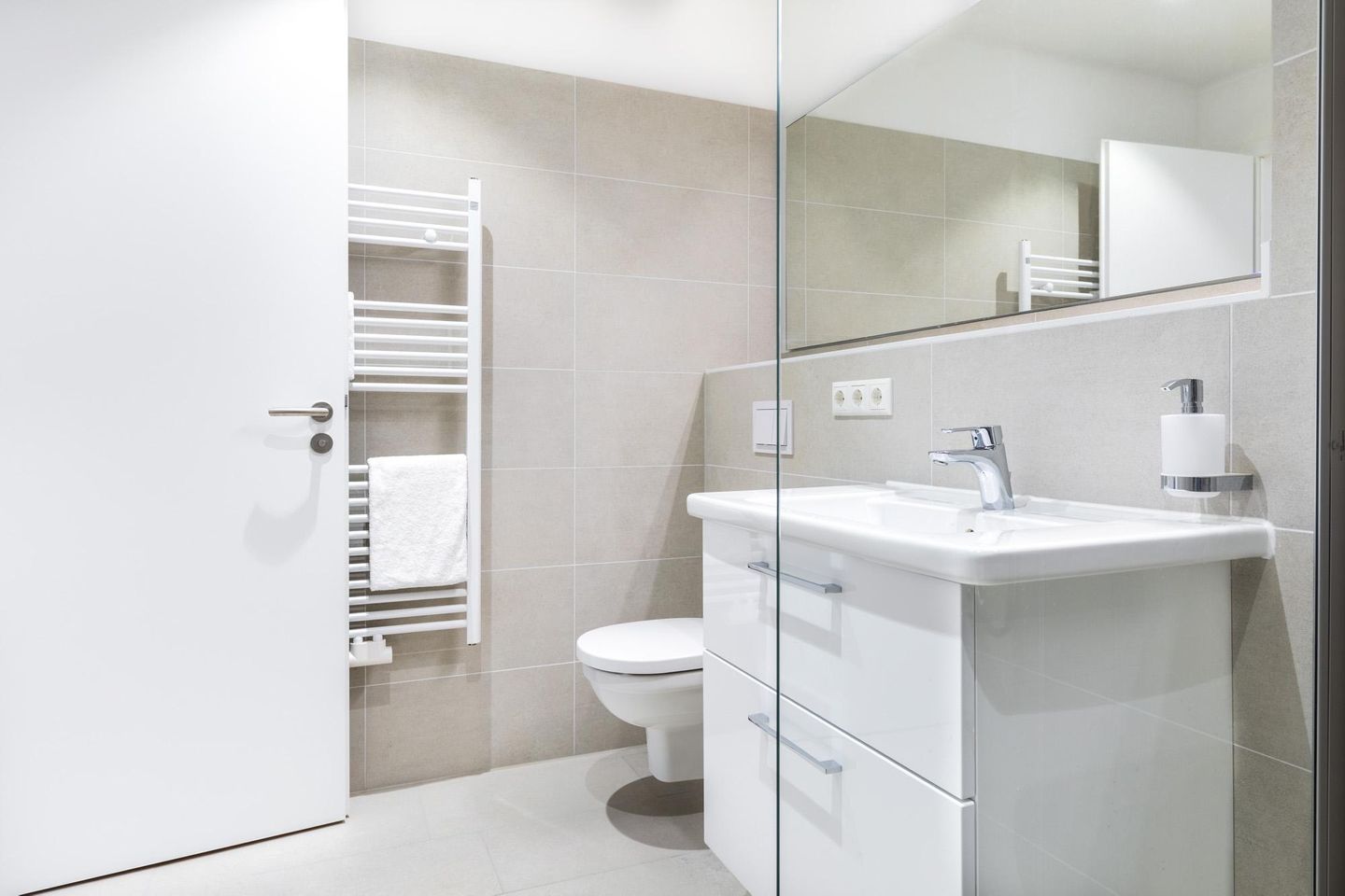 Ferienapartments am Krusespeicher Ferienapartments am Krusespeicher 2-21 Wismar - Badezimmer mit Waschtisch