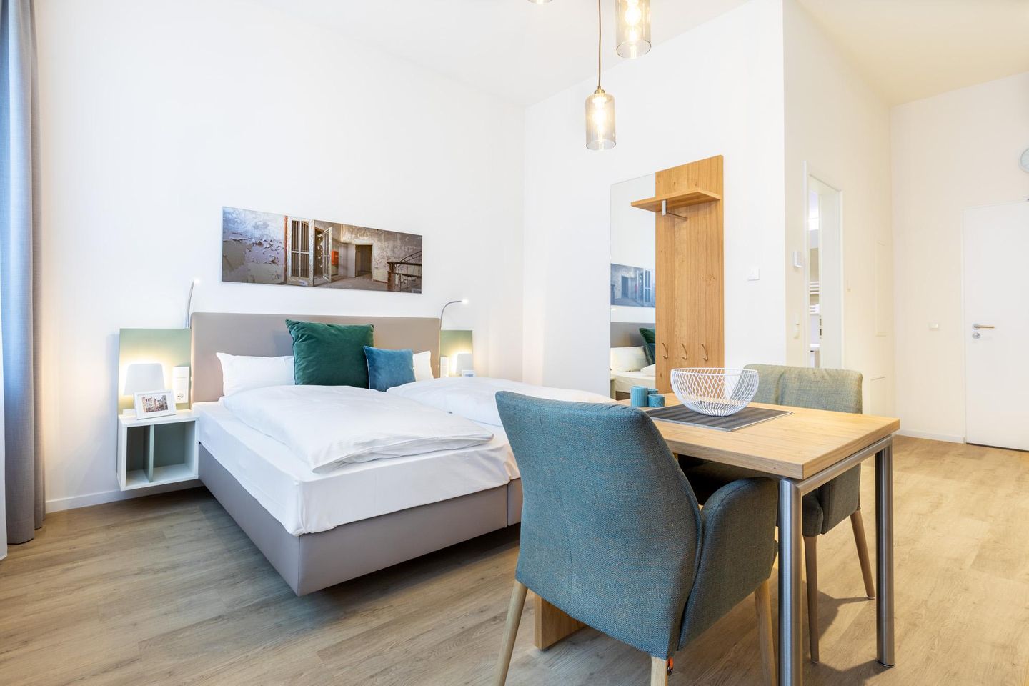 Ferienapartments am Krusespeicher Ferienapartments am Krusespeicher 3-31 Wismar - Wohn-/Schlafbereich mit Boxspringbett