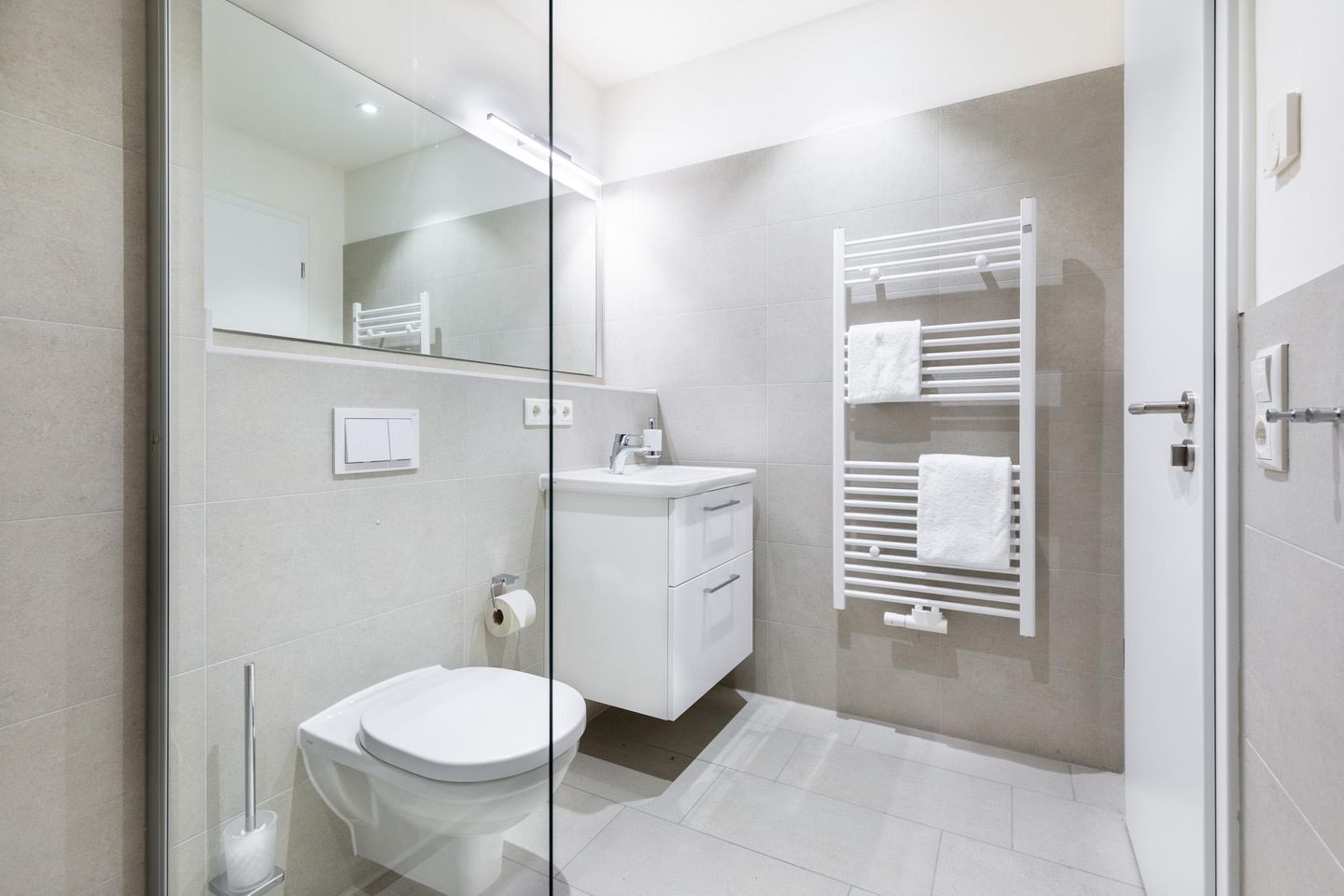 Ferienapartments am Krusespeicher Ferienapartments am Krusespeicher 3-33 Wismar - Badezimmer mit Waschtisch