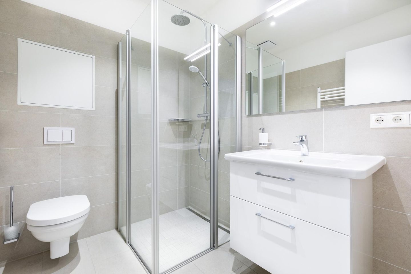 Ferienapartments am Krusespeicher Ferienapartments am Krusespeicher 2-24 Wismar - Badezimmer mit ebenerdiger Dusche