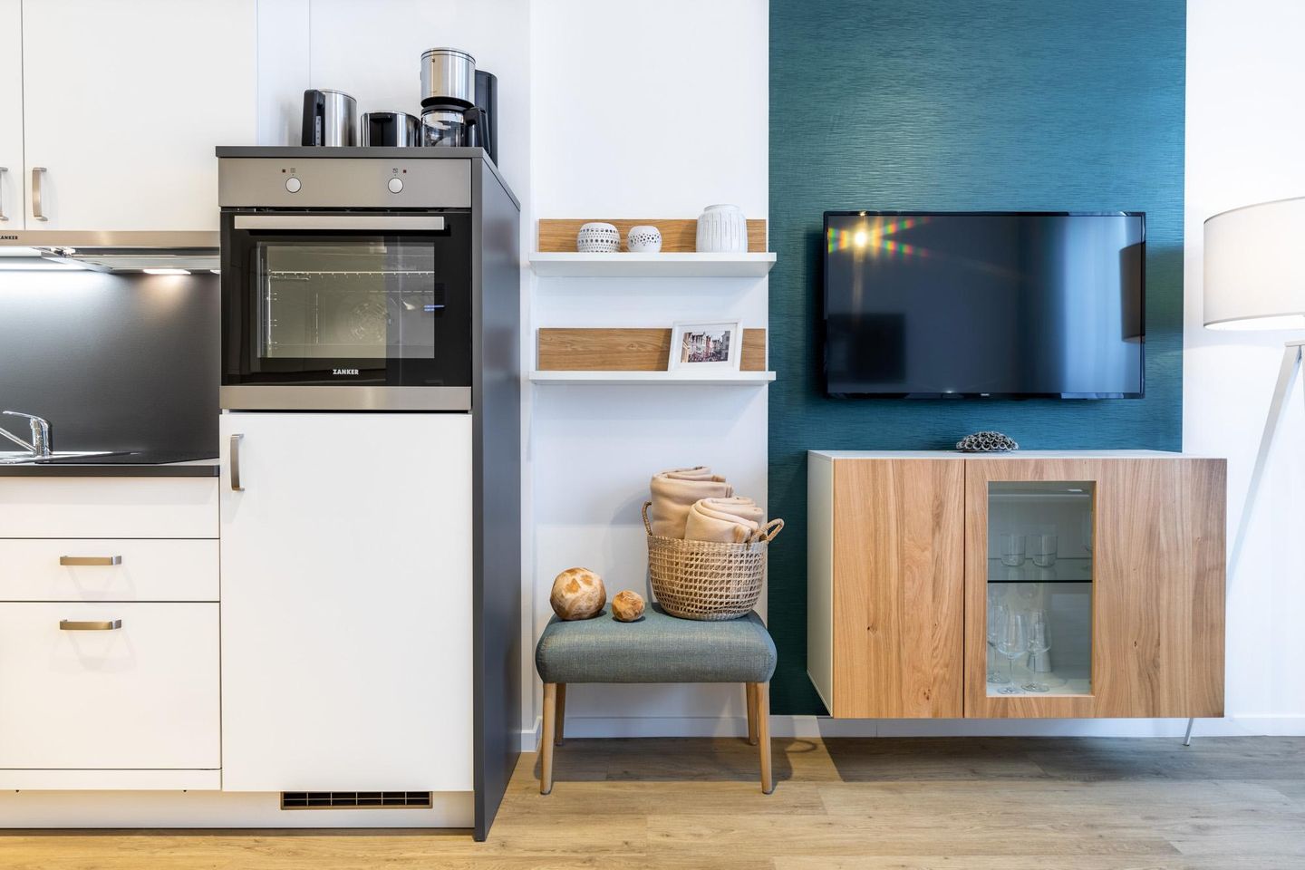 Ferienapartments am Krusespeicher Ferienapartments am Krusespeicher 3-34 Wismar - Küchenzeile mit Backofen