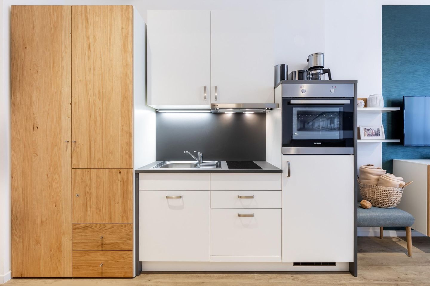 Ferienapartments am Krusespeicher Ferienapartments am Krusespeicher 3-34 Wismar - Wohn-/Schlafbereich mit Geschirrspüler