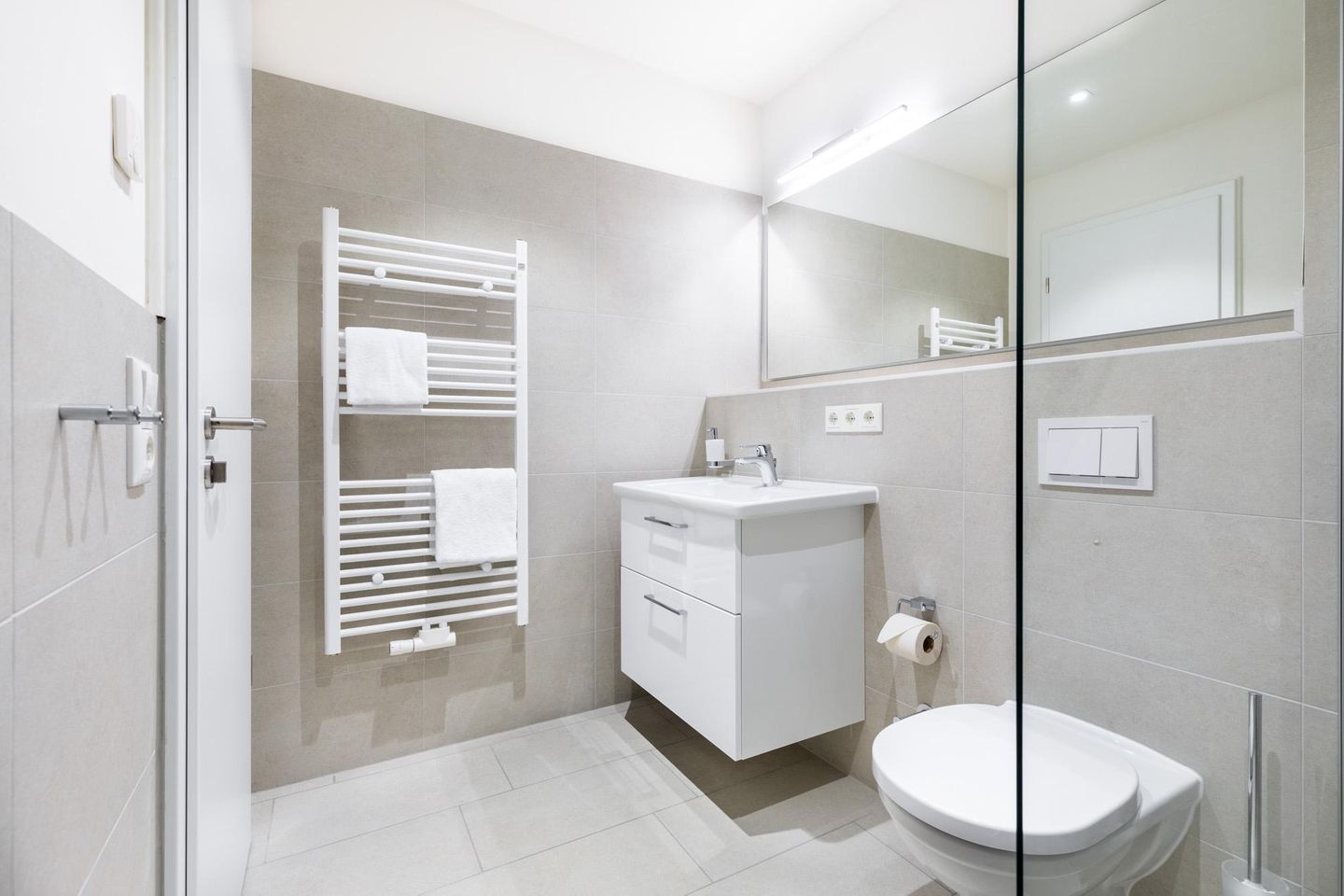 Ferienapartments am Krusespeicher Ferienapartments am Krusespeicher 3-34 Wismar - Badezimmer mit Waschtisch