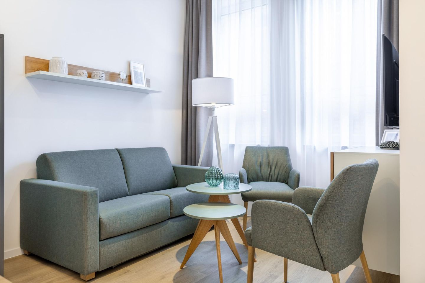 Ferienapartments am Krusespeicher Ferienapartments am Krusespeicher 3-35 Wismar - Wohn-/Essbereich mit Einzelschlafcouch