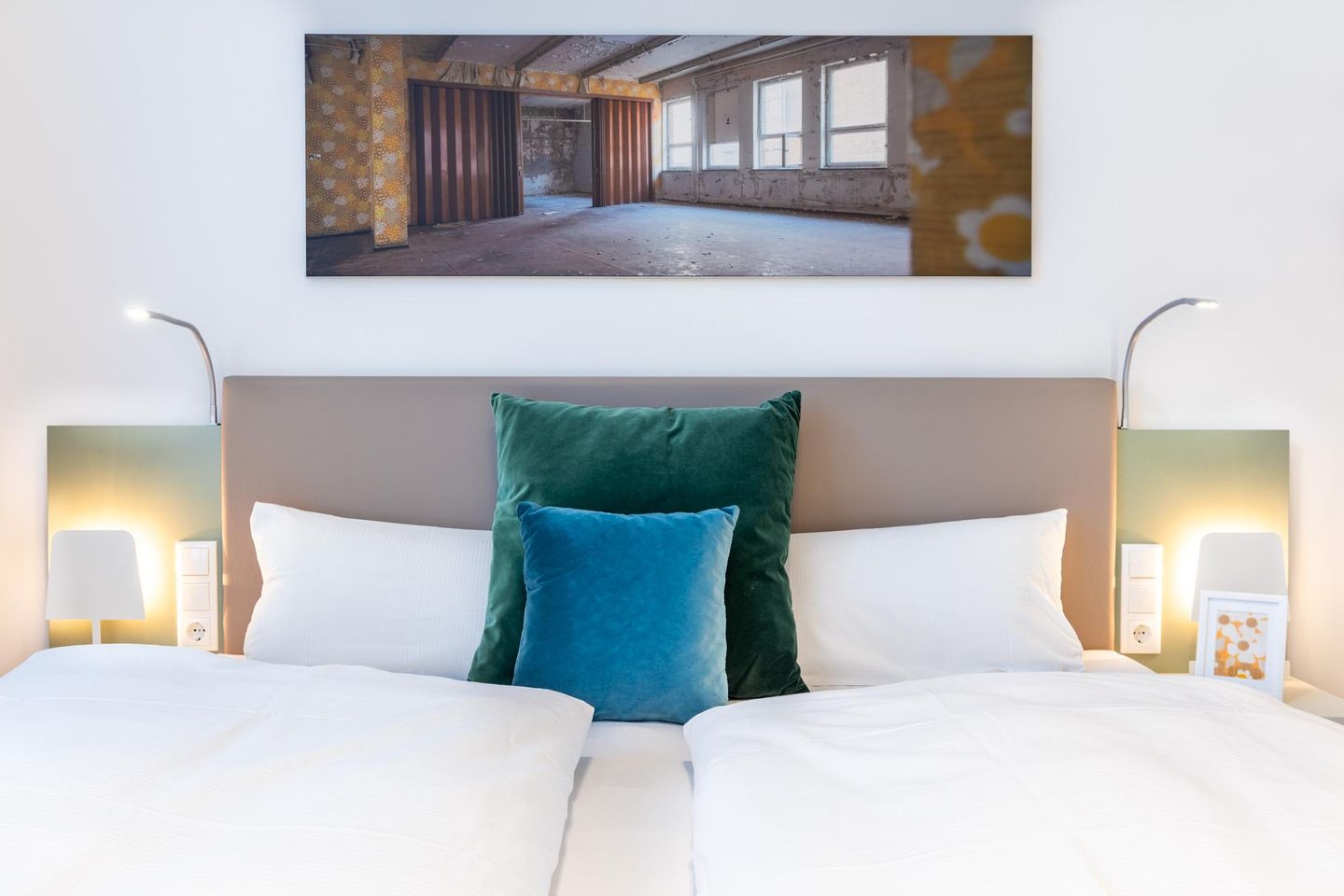 Ferienapartments am Krusespeicher Ferienapartments am Krusespeicher 3-35 Wismar - Schlafzimmer mit Boxspringbett