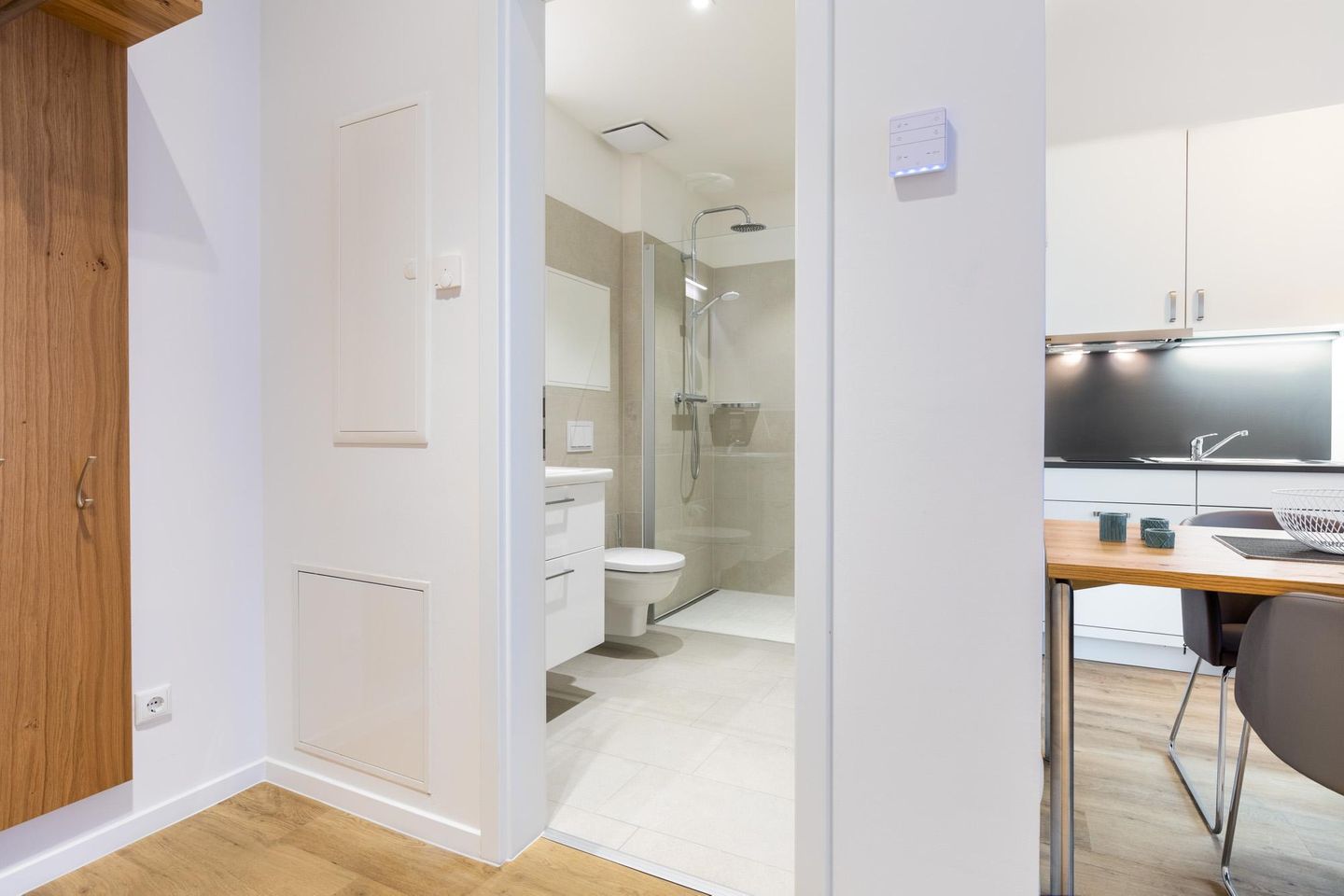 Ferienapartments am Krusespeicher Ferienapartments am Krusespeicher 3-35 Wismar - Eingangsbereich mit Zugang zum Badezimmer