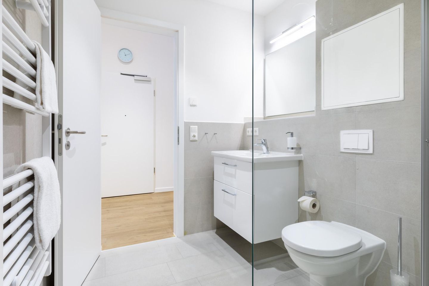 Ferienapartments am Krusespeicher Ferienapartments am Krusespeicher 3-35 Wismar - Badezimmer mit Waschtisch