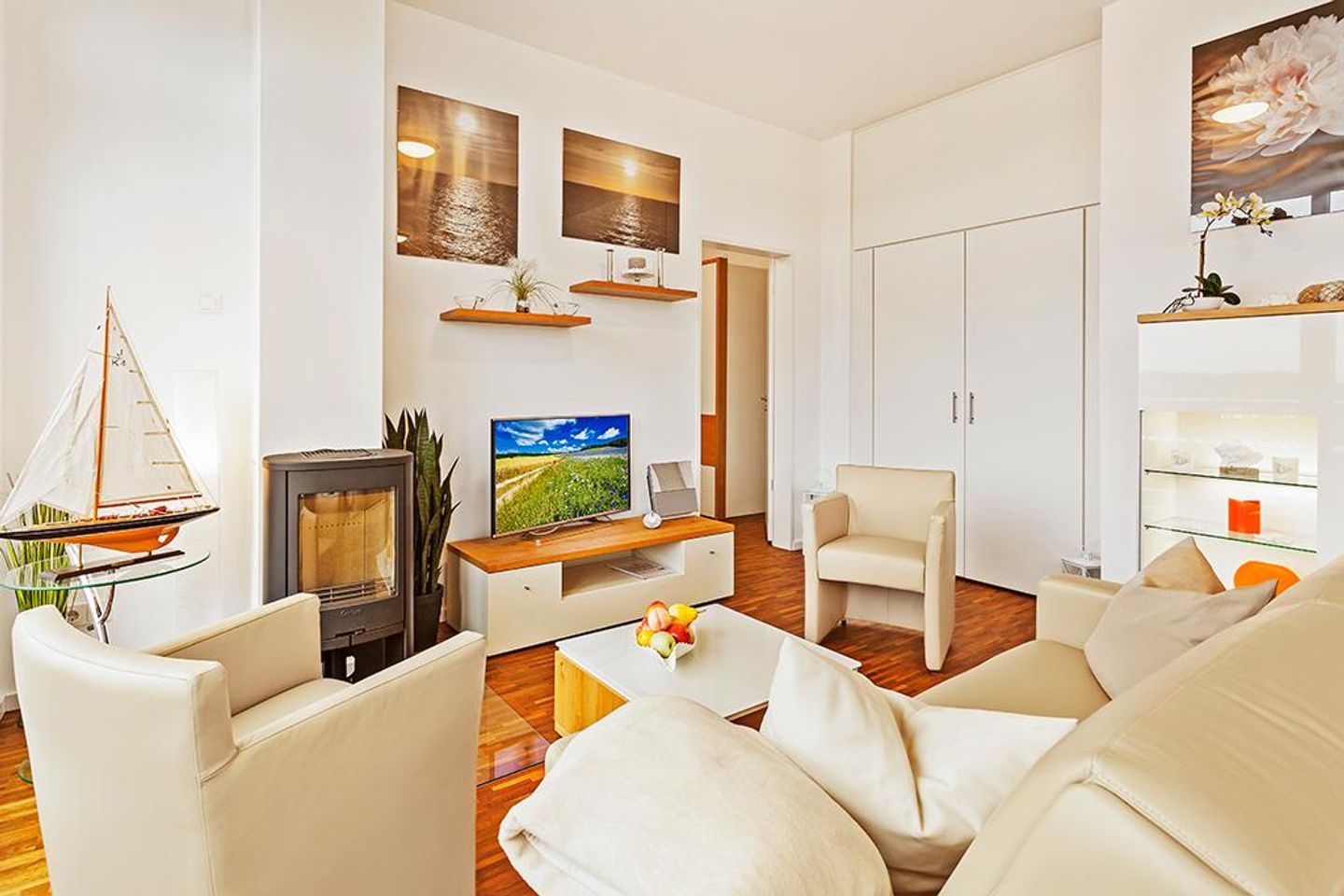 DünenResort Binz DünenResort Binz 131 Rügen - Wohn-Essbereich mit Couch